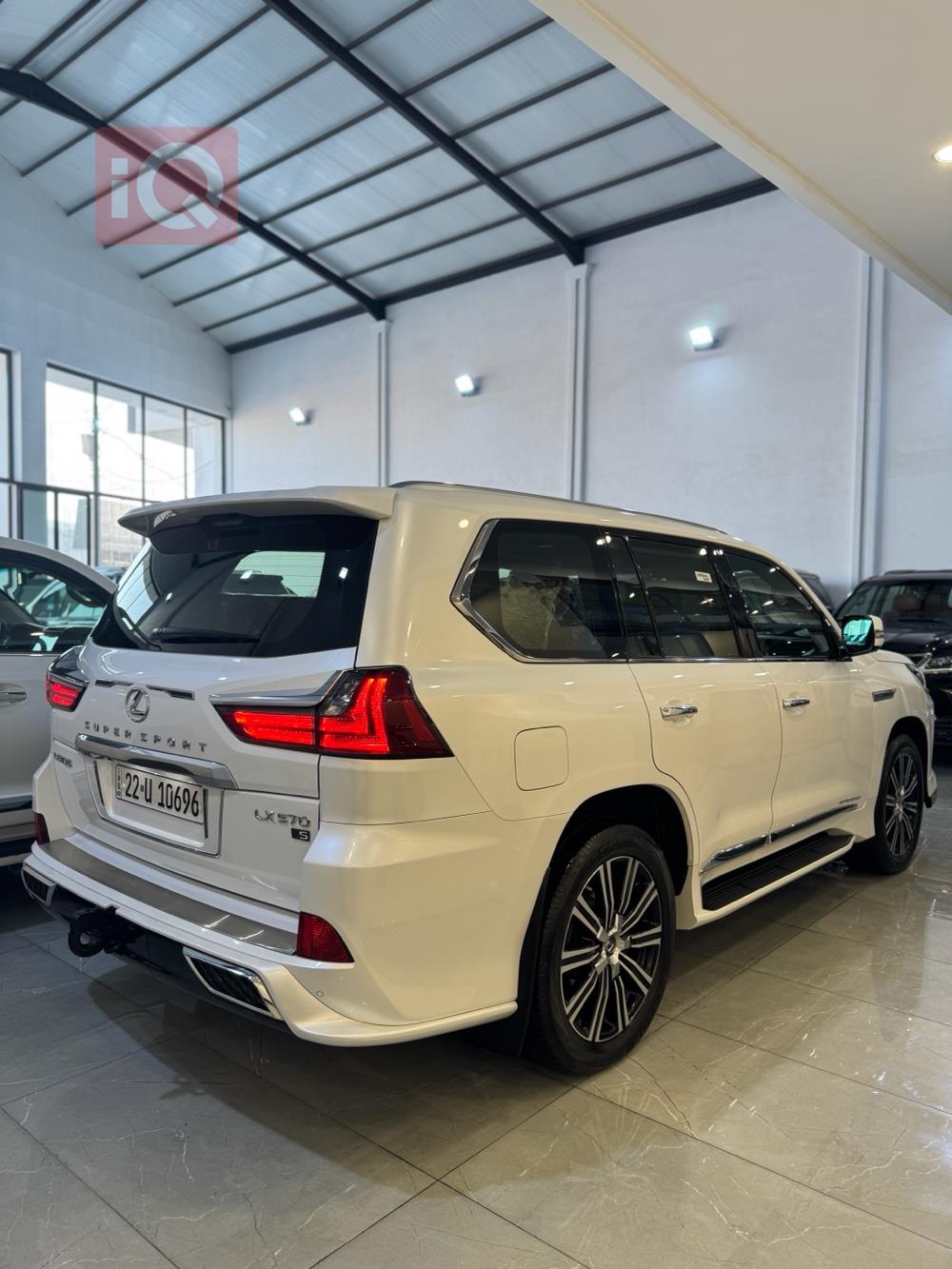 Lexus LX